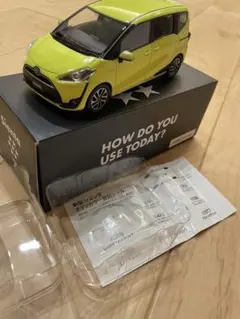 シエンタ カラーサンプル　非売品ミニカー　1/30スケール エアーイエロー