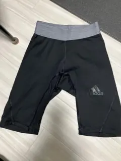 adidas スポーツ ハーフパンツ 黒