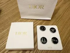 Dior ロゴ入りボタン 4個セット　ピンバッジ　ショッパー付き