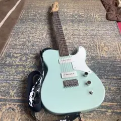 Squier baritone guitarのサムネイル