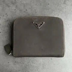 PRADA 三角ロゴプレート　ナイロン 二つ折財布　コンパクトウォレット　カーキ