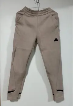 adidas ジョガーパンツ