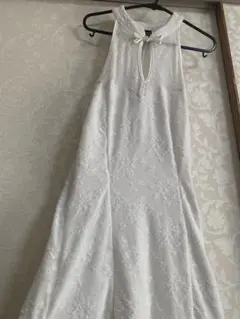 ホワイト ノースリーブ ロングワンピース