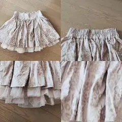 ピンクのヒョウ柄レザースカート