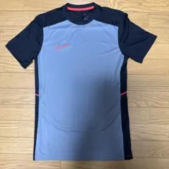 ナイキ　NIKE　ドライフィット半袖のサムネイル