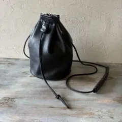 JOHNNY FARAH レザーショルダーバッグ クロスボディ ブラック シボ革 