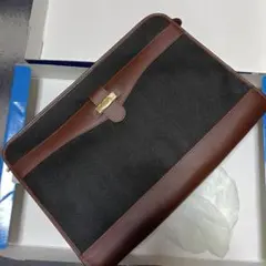 新品未使用Dunhill ダンヒル　クラッチバッグ