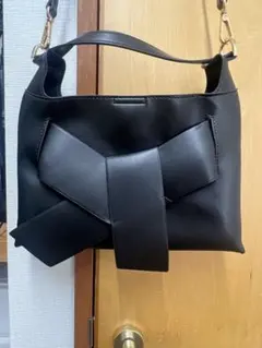 リボン型 ブラック ショルダーバッグ