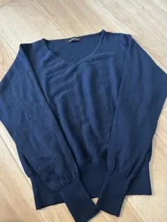 美品　アーバンリサーチネイビー Vネック セーター ウール&シルク混