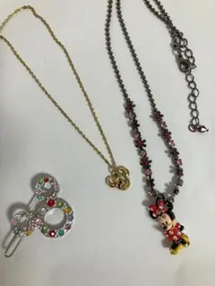 ディズニー　ミッキーミニーネックレス