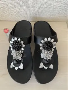 新品未使用　Fitflop fino floral clust サイズUS7