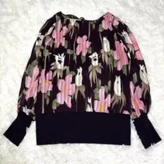 美品 TO BE CHIC シアー ブラウス 花柄 プリーツ L 40 洗えるのサムネイル