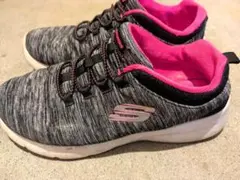 【お値下げ！！即購入ok】スケッチャーズ　23.5センチ