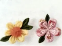 フェリシモ 小さな1輪に、個性がきらりつまみ細工の花図鑑の会 - メルカリ