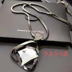 ペンダントネックレス 三角形 大きめトライアングル ワンポイント トレンド