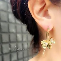 No.325 艶ゴールドフラワー×華奢ワイヤーリボンピアス イヤリング