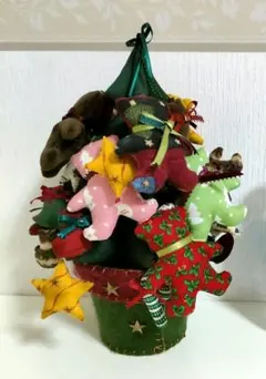 美品　かわいいクリスマスツリー　ハンドメイド　布製　金のオーナメント付　卓上