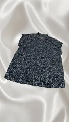 rarara様専用ノースリーブ黒白ドットトップス　夏服　春服　オフィスカジュアル