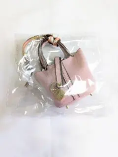 人気商品！　ミニバッグ型ピンクチャーム 鍵付き