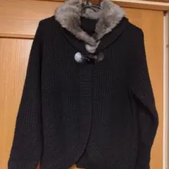 ファー付き黒ニットカーディガン