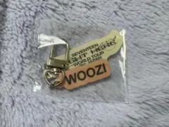 SEVENTEENセブンティーン　カプセルトイ　アクリルキーホルダー　ウジ