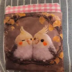 オカメインコの大き目キルティングポーチ。