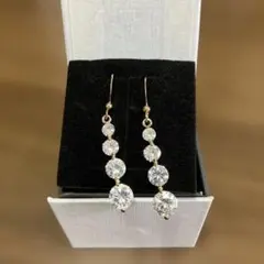 クリスタル ゴールド ピアス キラキラ ゴージャス 箱入 1点限り