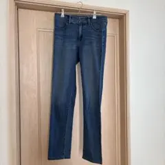 UNIQLO ハイライズスマートシェイプジーンズ