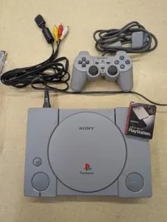 PlayStation本体(SCPH-7000)、コントローラー、ケーブル付き