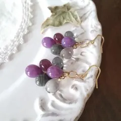 手作り雫ガラスのゆらゆらピアス/イヤリング(金色)紫 グレー パープル ワイン色