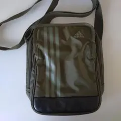 adidas オリーブグリーン ショルダーバッグ