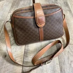 本物 セリーヌ トリオンフ柄 レザー ミニショルダーバッグ ポシェット マカダムのサムネイル