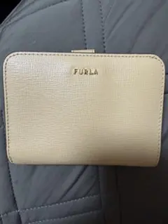 FURLA ベージュ 二つ折り財布のサムネイル