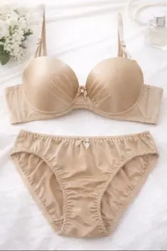 あ17新品ブラショーツ セット ブラジャーC75 ショーツM ベージュ無地