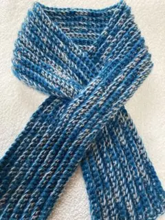 ハンドメイド、手編み、青系グラデーション 、ミニマフラー