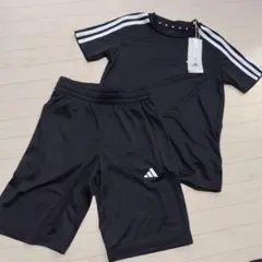 新品　アディダス　130　セットアップ　黒　半ズボン　半袖　Tシャツ