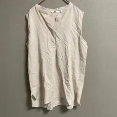 【UNIQLO】ユニクロ ベージュ ノースリーブシャツ レーヨン