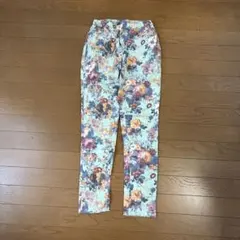 フラワープリント スキニーパンツ