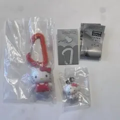 ハローキティ　めじるしアクセサリー　ふわふわスノー　カラビナマスコットチャームのサムネイル