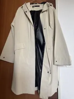 ZARA フード付きベージュロングコート　撥水加工付きレインコート