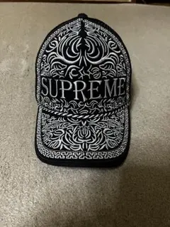 SUPREME 刺繍トラッカーキャップ 黒白