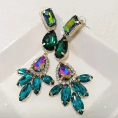 ピアス 豪華 大ぶり 揺れる 社交ダンス アンティーク パーティー お呼ばれ 緑