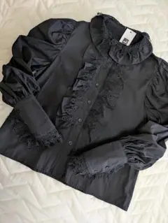 【未使用品✨】パフスリーブブラウス　レース　フリル　ブラック