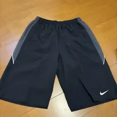 NIKE ブラック　ハーフパンツ　XL