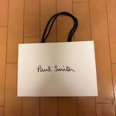 赤がアクセント♡ちょうどいい大きさのPaul Smithのショッパーのサムネイル