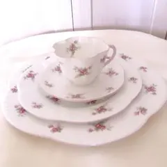 ロイヤルクラウンダービー》RoyalAntoinetteティーカップトリオC 