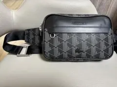 美品！LACOSTE ショルダーバッグ　ボディバッグ
