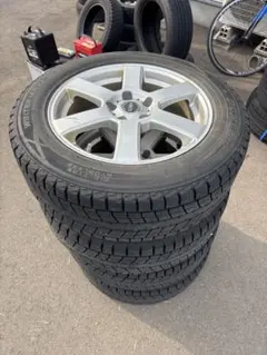 ダンロップ ウィンターマックス SJ8 スタッドレスタイヤ ホイールセットのサムネイル