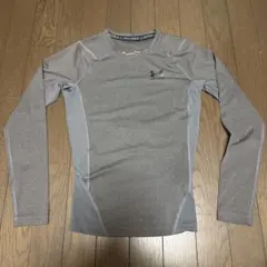 UNDER ARMOUR HEATGEAR グレー 長袖Tシャツ