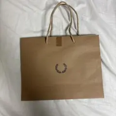 フレッドペリー ロゴ付き　ショップ袋